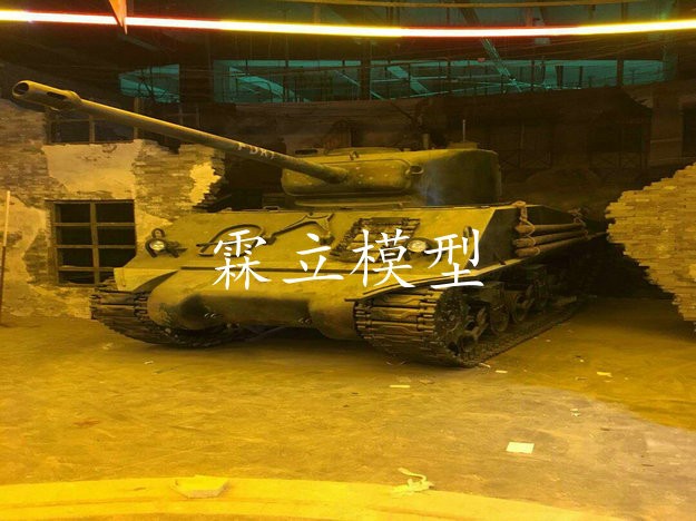 蘇州華誼電影主題樂(lè )園定制坦克模型