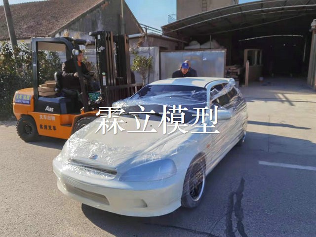 上海衍光網(wǎng)絡(luò )公司定制3米汽車(chē)模型